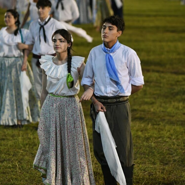 Pareja bailando en festival de Diamante Baila